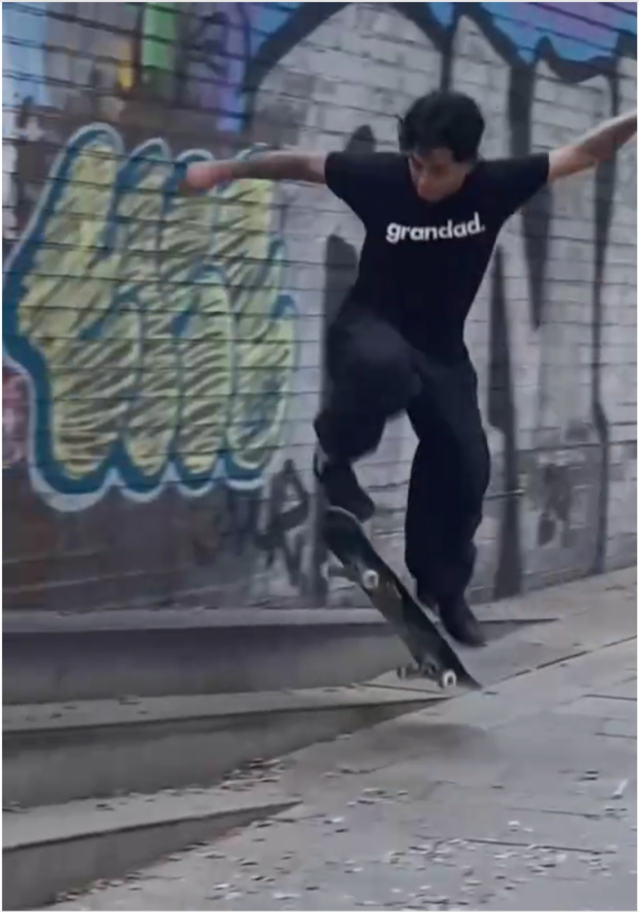 large logo tee - black